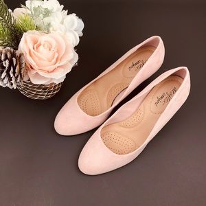 NEW! DexFlex Comfort Pale Pink Suede Pumps Size 9